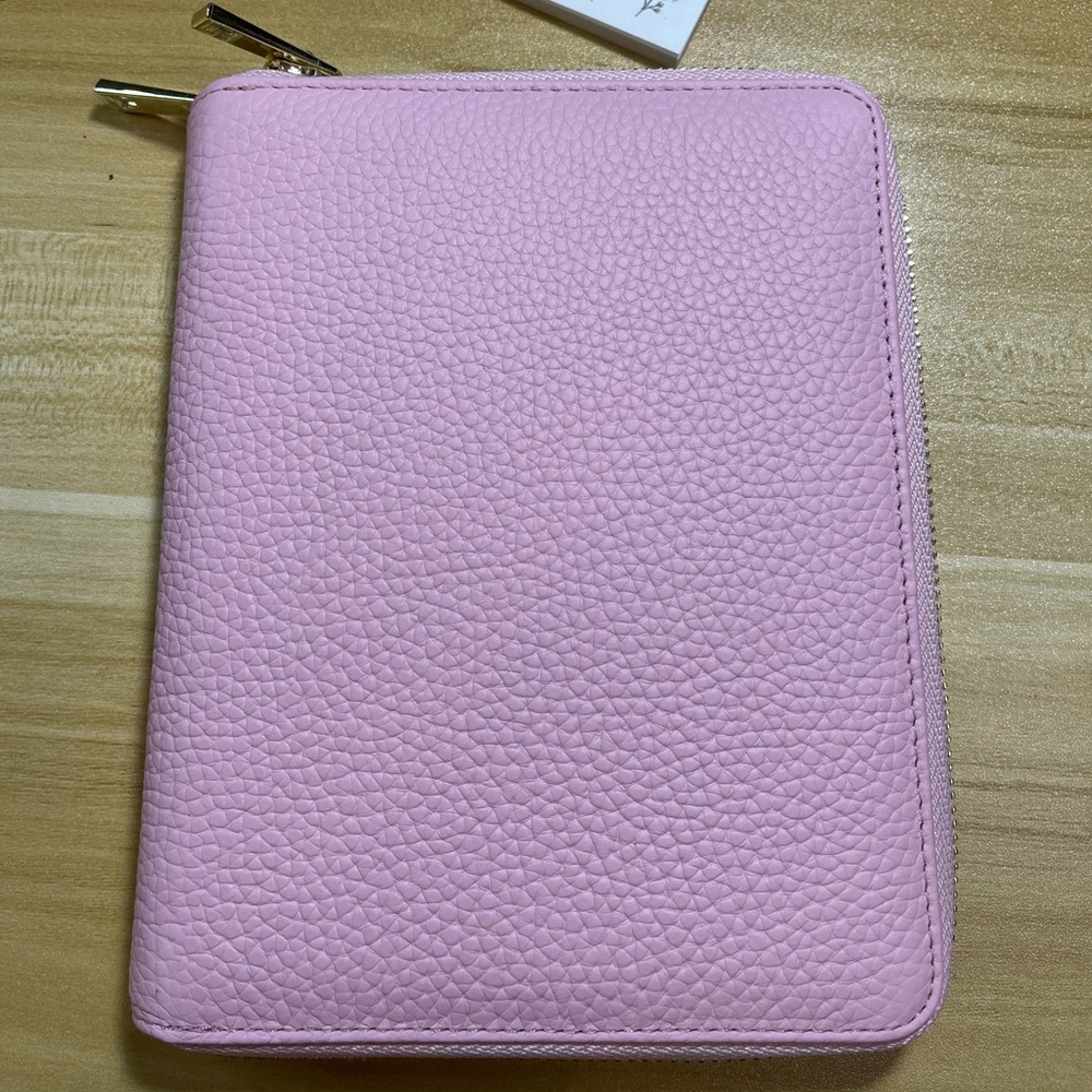 LeMylk B6 zip cover